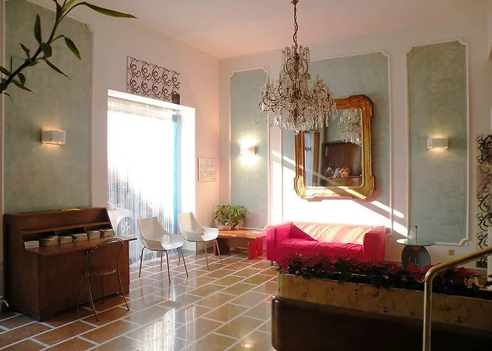 Virgilio Otel 2*