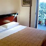 Virgilio Hotell 2*